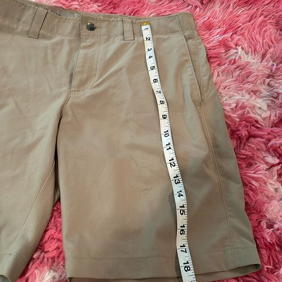 Callaway Men's Hybrid Short, Excellent Condition , Tan size 30 - Picture 6 of 8